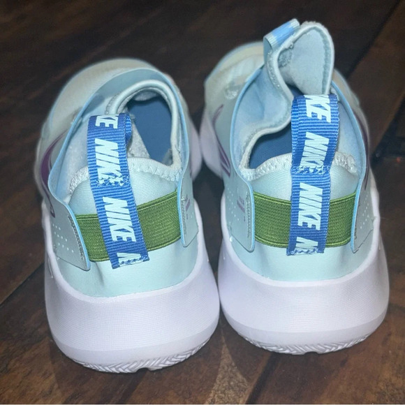 Nike Slip on Sneakers Big kid sizes - Picture 9 of 11